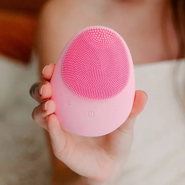 Facial cleansing brush